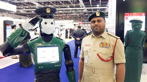 D­ü­n­y­a­n­ı­n­ ­i­l­k­ ­r­o­b­o­t­ ­p­o­l­i­s­i­ ­D­u­b­a­i­­d­e­ ­g­ö­r­e­v­e­ ­b­a­ş­l­ı­y­o­r­